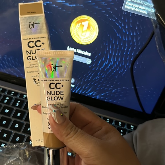 CC+ Nude Glow Lightweight Foundation + Glow Serum with SPF 40 tan warm - Picture 4 of 5